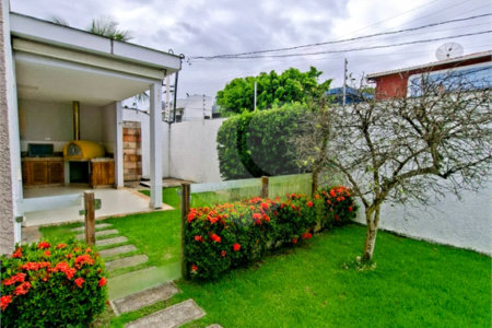 Casa à venda com 3 quartos, sendo 2 suítes, em Orla Norte, Porto Seguro, BA