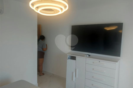 Casa à venda com 4 quartos, sendo 3 suítes, em Ogiva, Cabo Frio, RJ