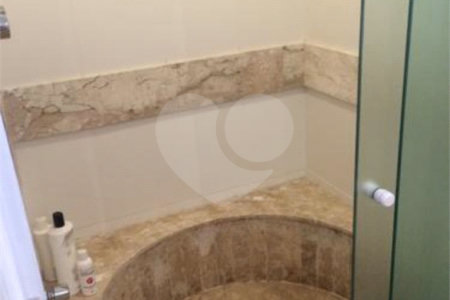 Apartamento à venda com 3 quartos em Pitangueiras, Guarujá, SP