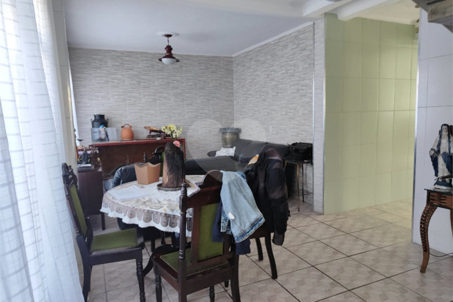 Sobrado à venda com 3 quartos, sendo 1 suíte,  em Parque Naçoes Unidas, São Paulo, SP
