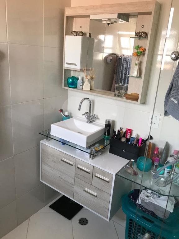 Casa à venda com 3 quartos, sendo 1 suíte, no condomínio Residencial Gabriela, São Paulo - SP