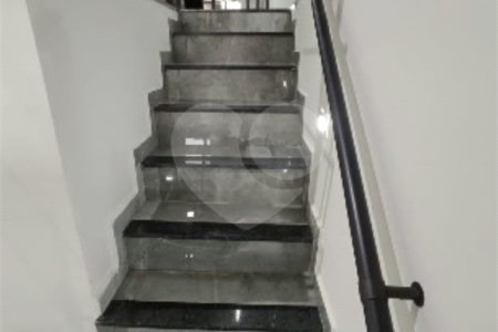 Sobrado à venda com 3 quartos, sendo 1 suíte, em Vila Marina, São Paulo, SP