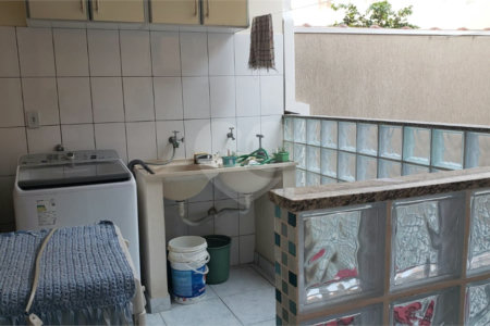 Sobrado à venda com 3 quartos, sendo 1 suíte, em Jardim Sul, São José dos Campos, SP