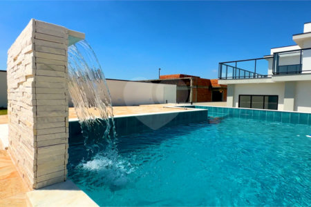 Casa à venda com 5 suítes no condomínio Terras de Mont Serrat, Salto - SP