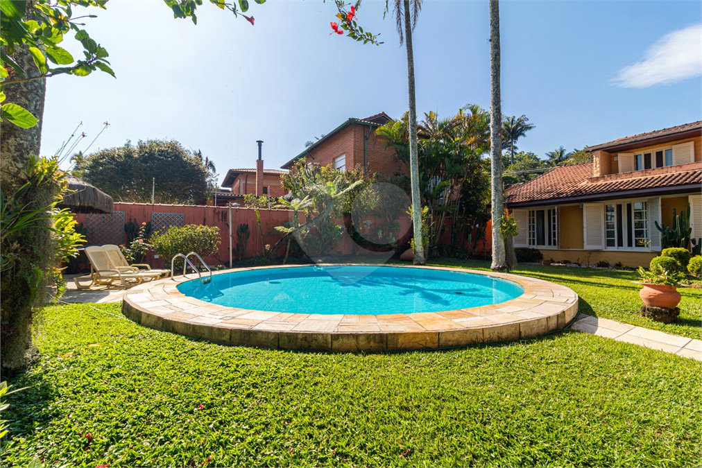 Casa à venda com 3 quartos, sendo 2 suítes, em Interlagos, São Paulo, SP