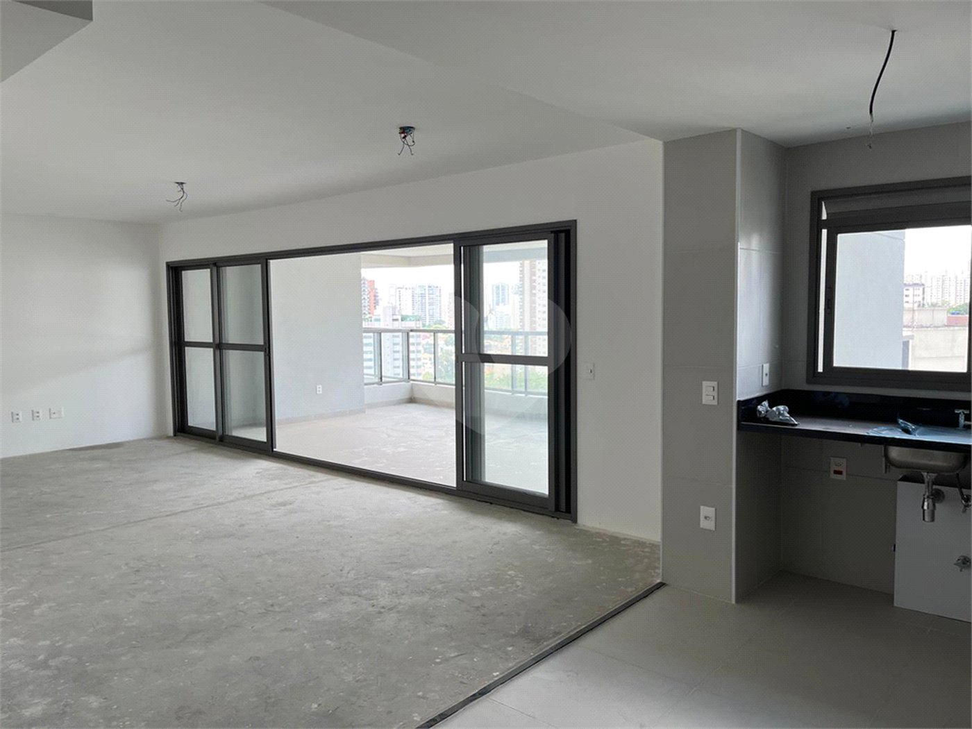 Apartamento à venda com 3 suítes em Paraíso, São Paulo, SP