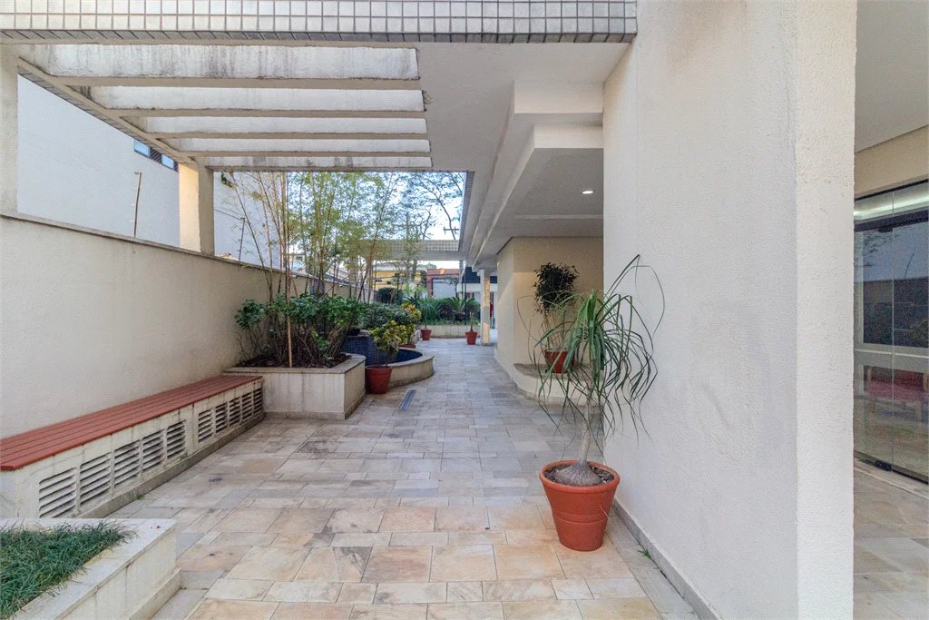 Apartamento à venda com 4 quartos, sendo 2 suítes,  em Vila Hamburguesa, São Paulo, SP
