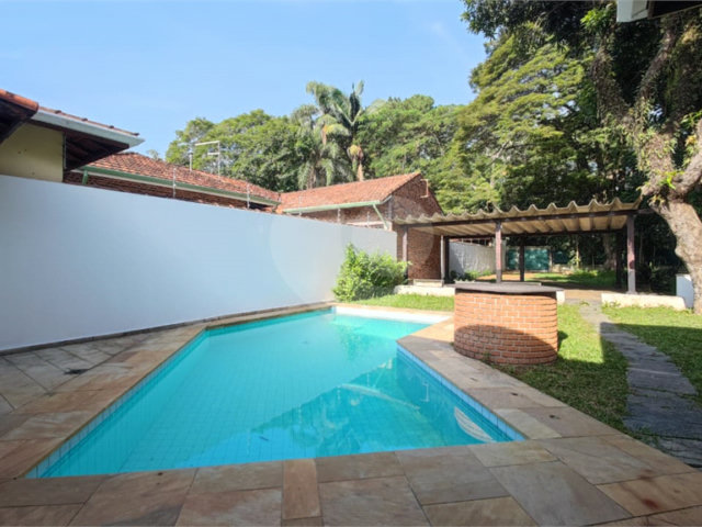 Terreno à venda com 1 suíte em Interlagos, São Paulo, SP
