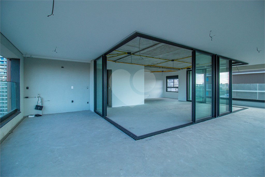 Apartamento à venda com 4 suítes em Moema, São Paulo, SP
