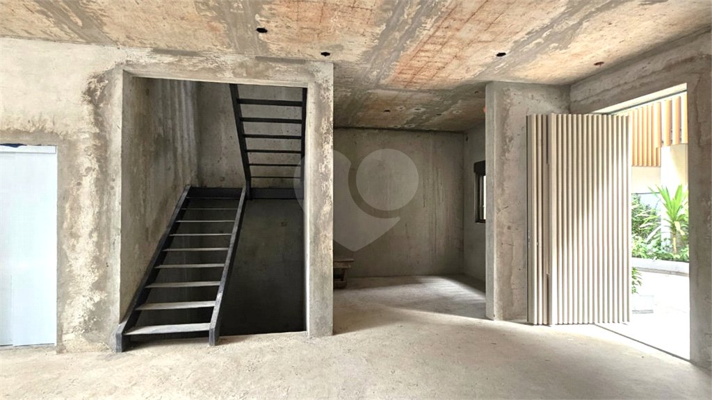 Casa à venda com 4 suítes no condomínio Plm 875, São Paulo - SP