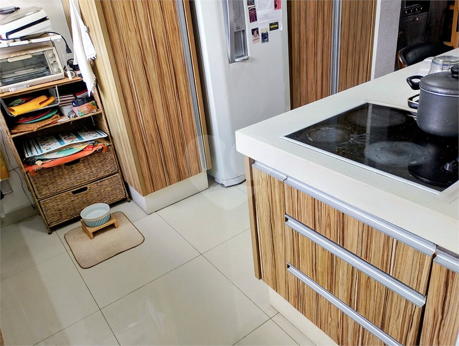 Apartamento à venda ou para alugar com 3 quartos, sendo 1 suíte,  em Real Parque, São Paulo, SP