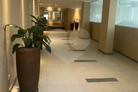 Apartamento à venda com 3 quartos em Vila Suzana, São Paulo, SP