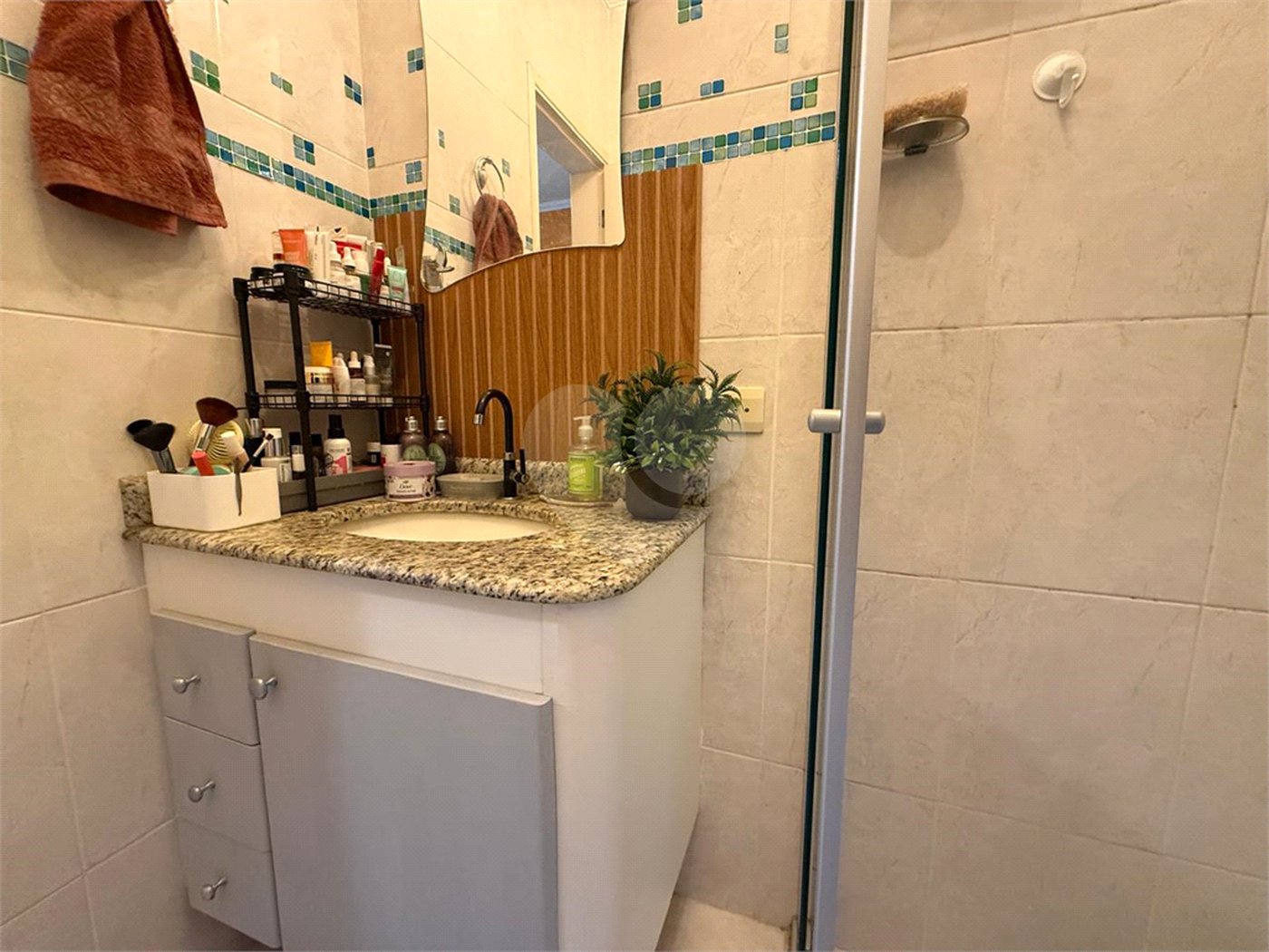 Casa à venda com 2 suítes no condomínio Village Palmas, São Paulo - SP