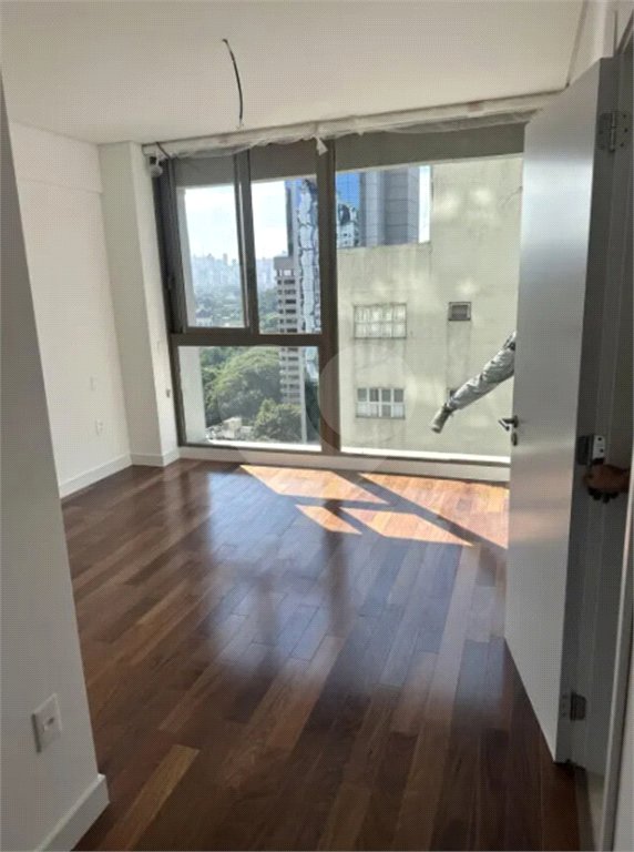 Studio à venda ou para alugar com 2 suítes em Jardim Europa, São Paulo, SP