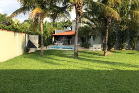 Terreno à venda com 4 quartos, sendo 1 suíte, no condomínio Zuleika Jabour, Salto - SP