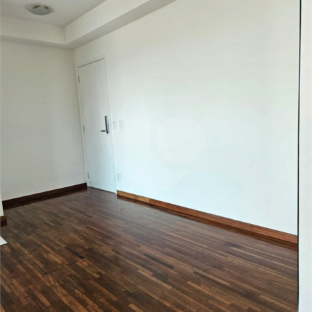 Apartamento à venda no bairro Santa Cecília.