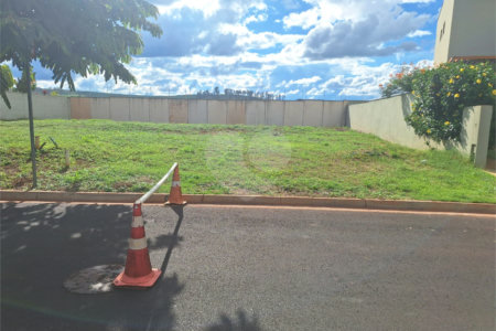 Terreno à venda no condomínio Vivendas da Mata Portal Paineiras, Ribeirão Preto - SP