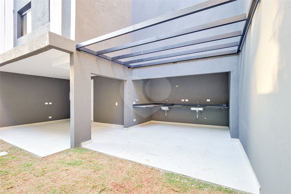 Casa à venda com 3 quartos, sendo 2 suítes, no condomínio Cube Villa, São Paulo - SP