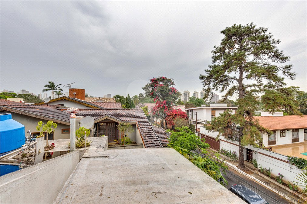 Casa de Vila à venda ou para alugar com 4 quartos, sendo 1 suíte, em Granja Julieta, São Paulo, SP