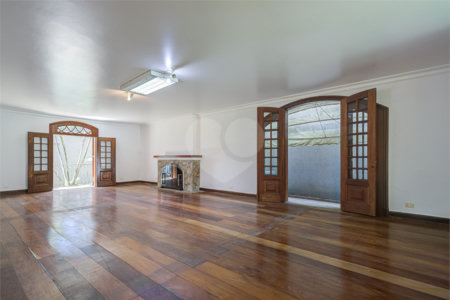 Casa à venda com 5 quartos, sendo 3 suítes, em Alto da Boa Vista, São Paulo, SP