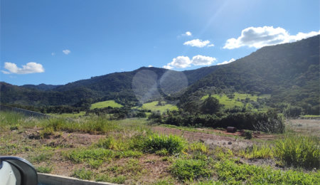 Terreno à venda no condomínio Portal Lamis, Bom Jesus dos Perdões - SP