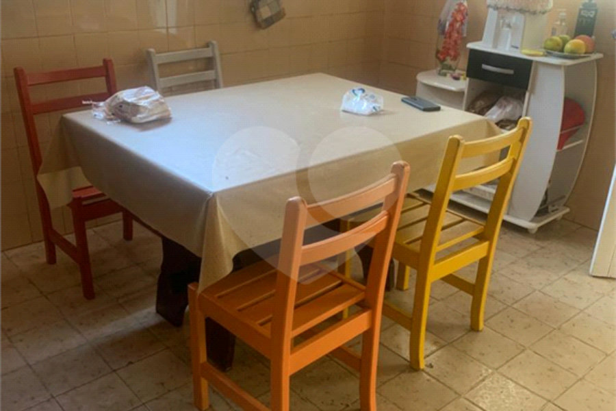 Sobrado à venda com 4 quartos, sendo 2 suítes, em Horto, São Paulo, SP