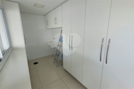 Casa Térrea à venda com 5 quartos, sendo 2 suítes, em Água Fria, São Paulo, SP