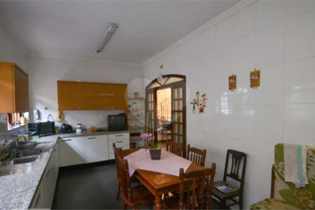 Casa à venda com 4 quartos, sendo 2 suítes, em Vila Mariana, São Paulo, SP