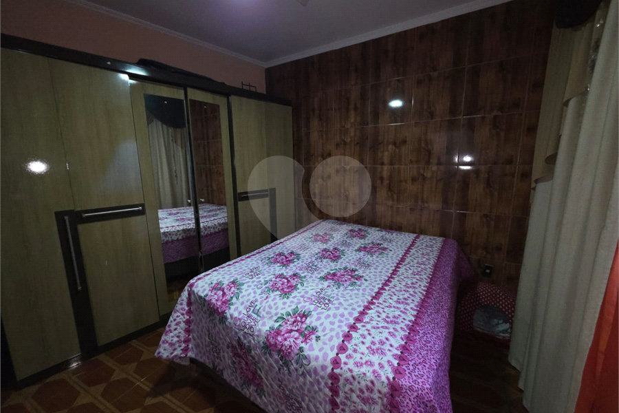 Sobrado à venda com 4 quartos, sendo 2 suítes, em Vila Nova Cachoeirinha, São Paulo, SP