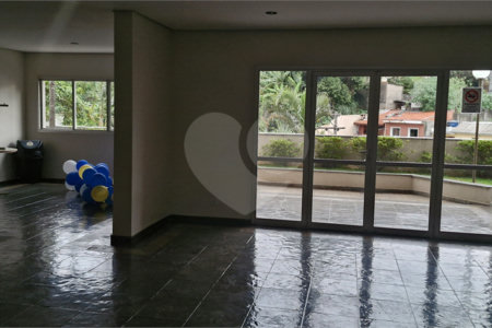 Apartamento à venda com 3 quartos, sendo 1 suíte, em Vila Mangalot, São Paulo, SP