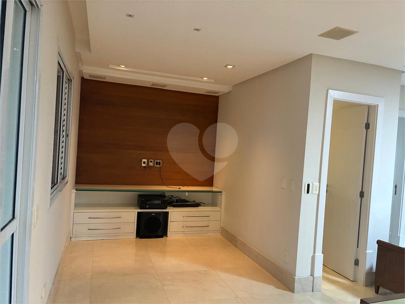 Apartamento à venda com 3 quartos, sendo 1 suíte, em Vila Guilherme, São Paulo, SP