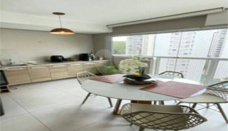Apartamento à venda com 2 quartos, sendo 1 suíte,  em Vila Andrade, São Paulo, SP