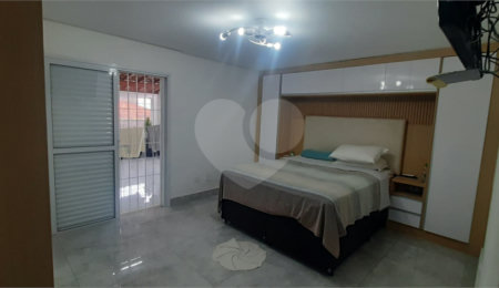 Sobrado à venda com 3 quartos, sendo 1 suíte, em Jardim Sarah, São Paulo, SP