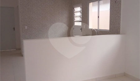 Casa à venda com 2 quartos, sendo 1 suíte,  no Centro, Mairinque, SP