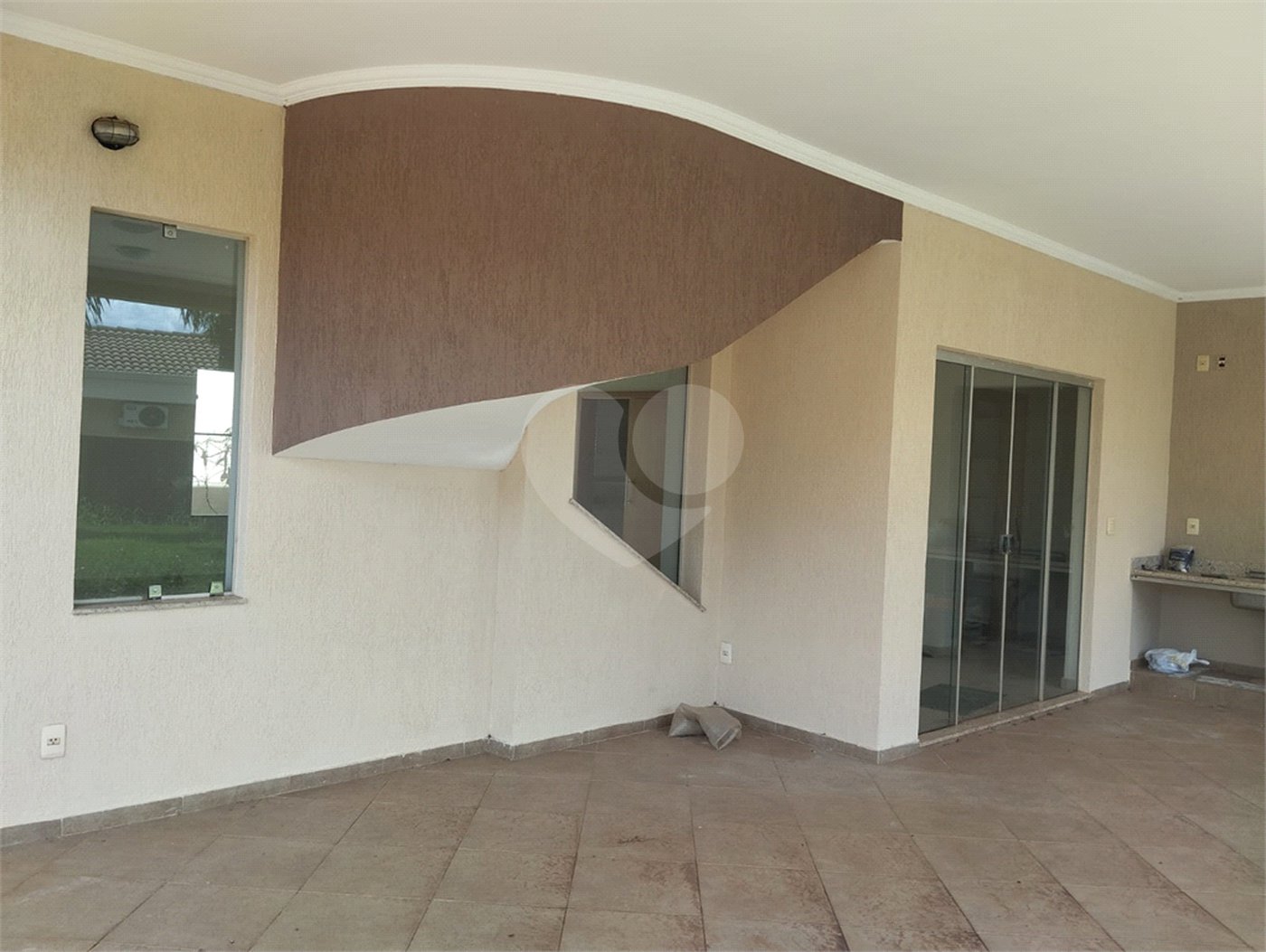 Sobrado à venda com 4 quartos, sendo 3 suítes, em Altos do Jaraguá, Araraquara, SP