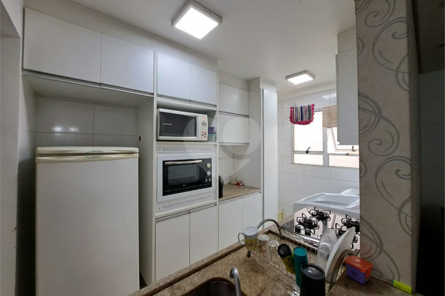 Apartamento com 02 quartos MOBILIADO com varanda e lazer !