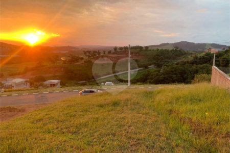 Terreno para venda com 368 metros quadrados em condomínio fechado Bom Jesus dos Perdoes SP.