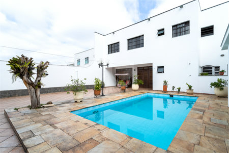 Casa à venda com 4 quartos, sendo 3 suítes, em Vila Mariana, São Paulo, SP