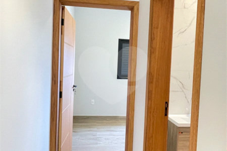 Casa à venda com 3 quartos, sendo 1 suíte, no condomínio Horto Florestal Iii, Sorocaba - SP