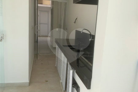 Casa à venda com 3 suítes no condomínio Villaggio Belvedere, São Paulo - SP