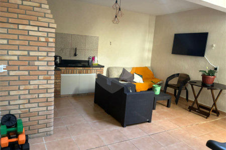 Sobrado à venda com 3 quartos em Montanhão, São Bernardo do Campo, SP