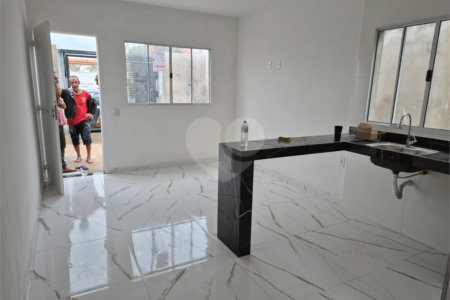 Casa à venda com 2 quartos em Vila Santa Helena, Atibaia, SP
