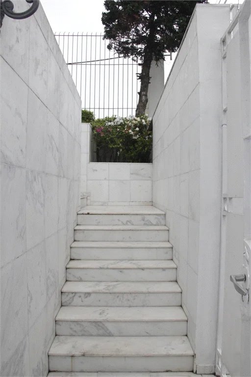 Casa à venda ou para alugar com 5 suítes em Jardim Leonor, São Paulo, SP