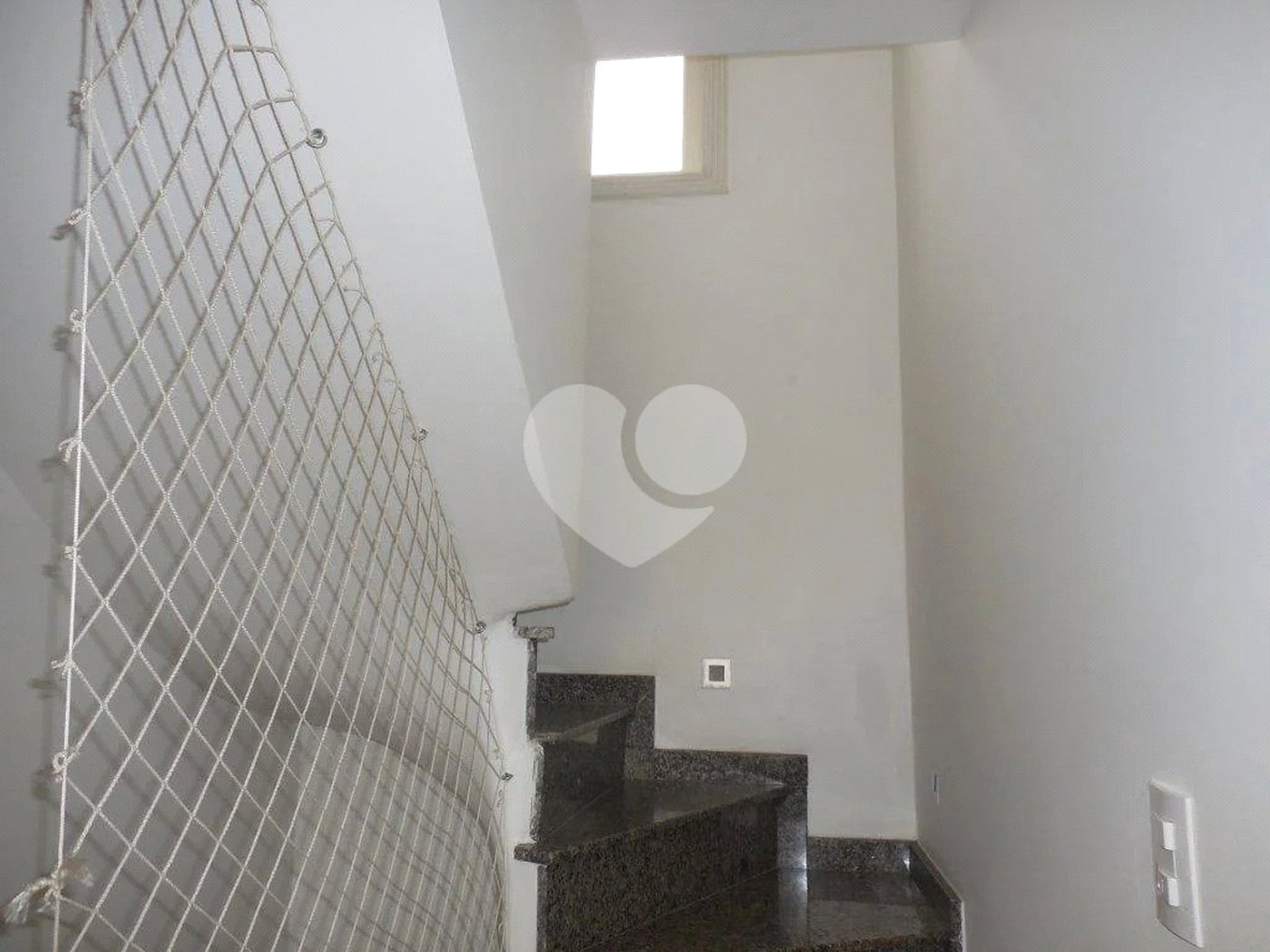Casa à venda com 3 quartos, sendo 1 suíte, no condomínio Residencial Morada do Horto, São Paulo - SP