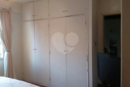 Sobrado à venda com 4 quartos, sendo 1 suíte, em Campo Belo, São Paulo, SP