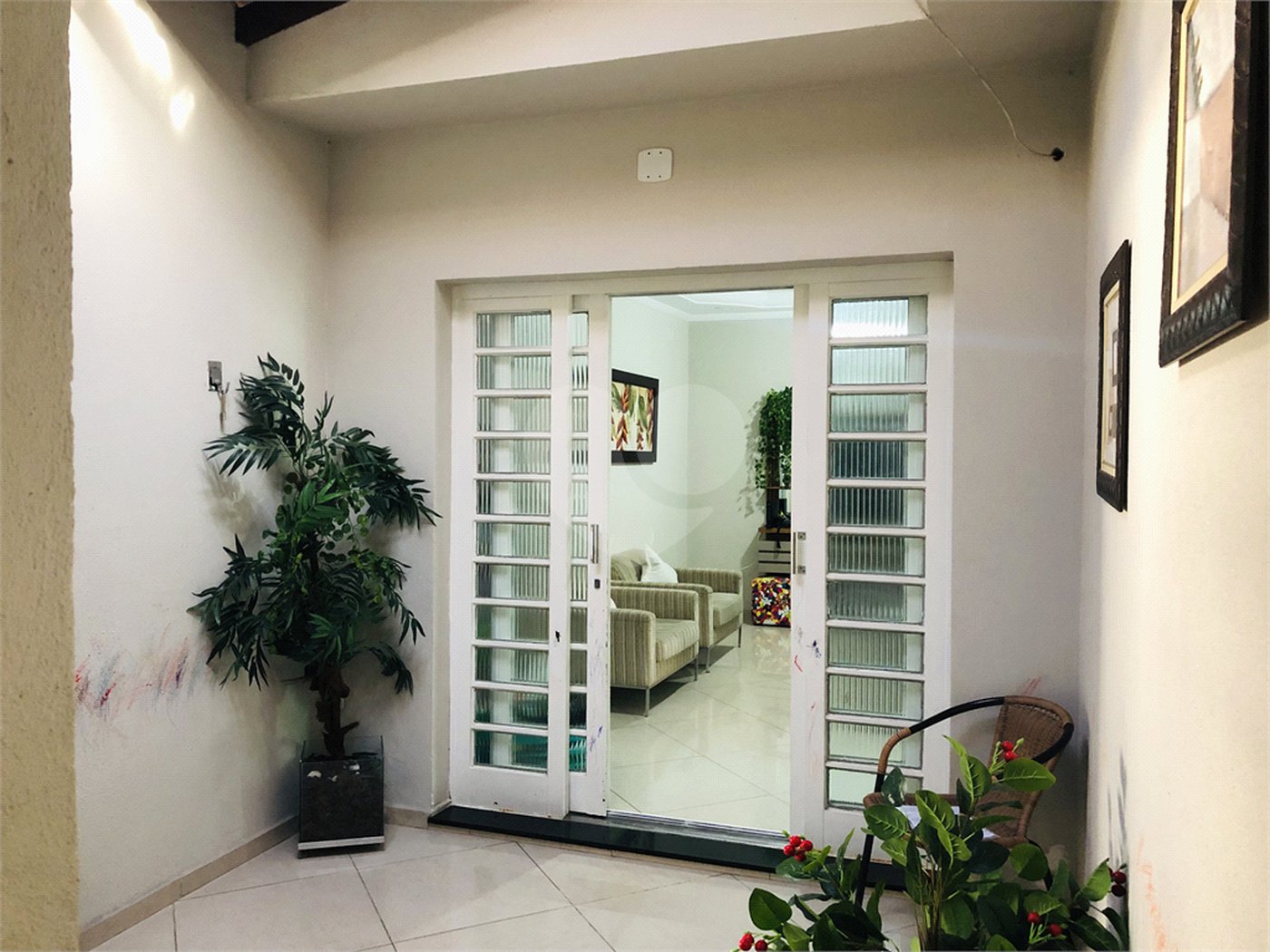 Casa à venda com 3 quartos, sendo 1 suíte, em Vila Suissa, Mogi das Cruzes, SP