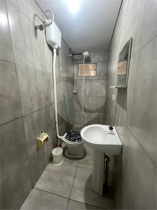Casa de fundos para locação Jardim Juscelino Kubitschek