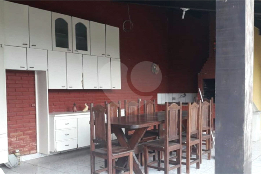 Casa à venda com 4 quartos, sendo 2 suítes, no condomínio Gleba II, Mairiporã - SP