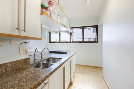 Apartamento à venda com 4 quartos, sendo 3 suítes,  em Real Parque, São Paulo, SP