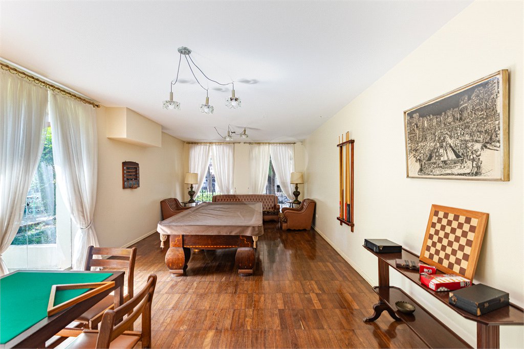 Apartamento à venda com 3 quartos, sendo 1 suíte, em Cerqueira César, São Paulo, SP